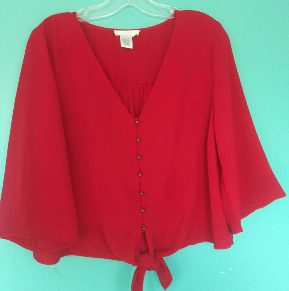 Urban Romantics bell sleeve button tie mid top